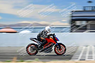 media/Mar-25-2024-Moto Forza (Mon) [[8d4319bd68]]/4-Novice Group/Session 4 Front Straight Speed Pans/